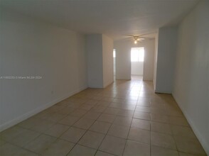 825 Euclid Ave in Miami Beach, FL - Building Photo - Building Photo