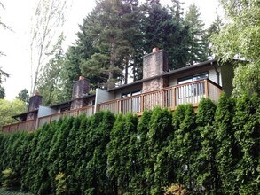 1303 NE 195th St in Shoreline, WA - Building Photo - Building Photo