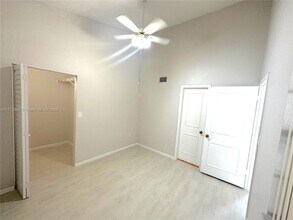 2831 N Oakland Forest Dr in Oakland Park, FL - Building Photo - Building Photo