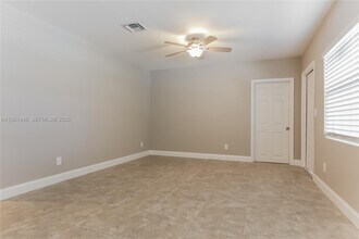 402 S 12th St in Lantana, FL - Building Photo - Building Photo