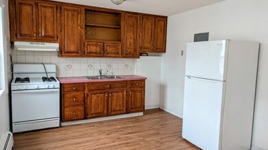 14 Fairview Dr in Danbury, CT - Building Photo - Building Photo
