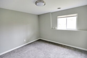 865 Grand Ave NE in Grand Rapids, MI - Building Photo - Building Photo