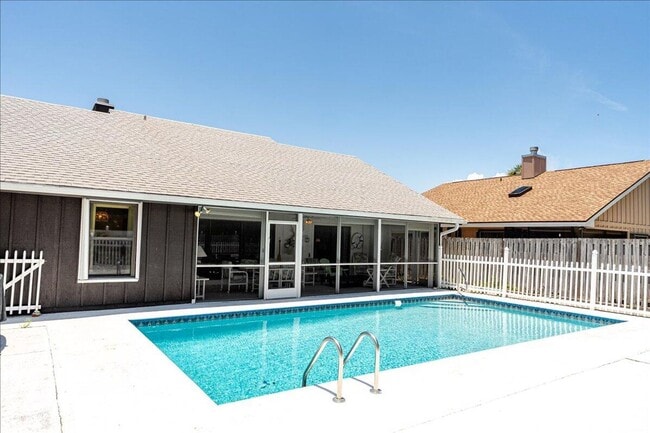 property at 901 Sandy Oaks Dr