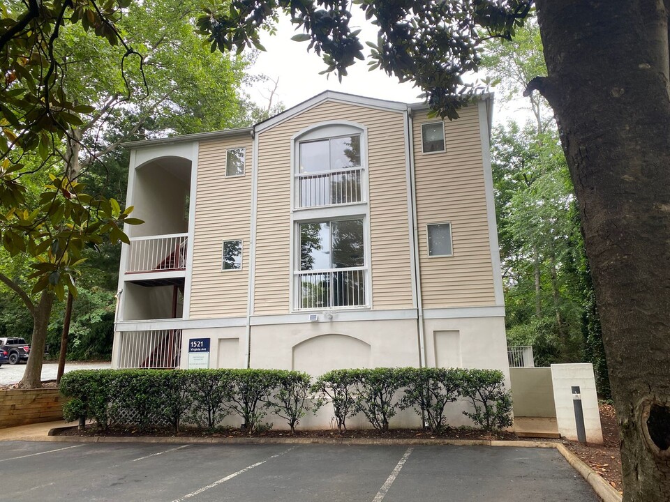1521 Virginia Ave in Charlottesville, VA - Building Photo