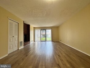 6 Wosniak Ct in Trenton, NJ - Building Photo - Building Photo