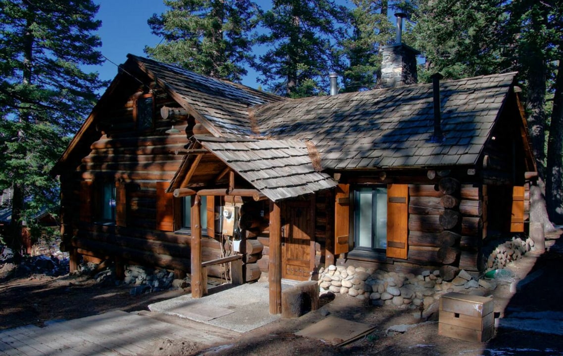 40 Gull St in Mammoth Lakes, CA - Building Photo