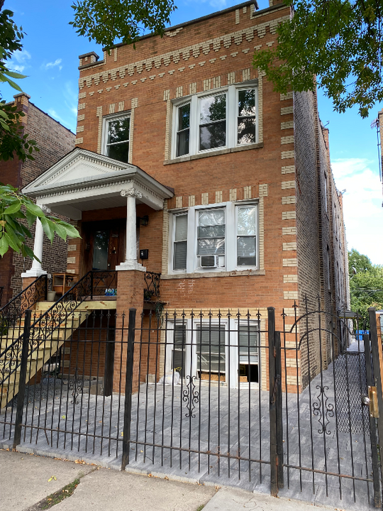 3229 N Hamlin Ave in Chicago, IL - Building Photo