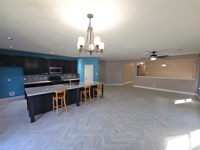 16014 Peach Bluff Ln