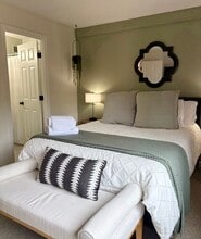 144 Treetop Cir, Unit 825 in Laconia, NH - Foto de edificio - Building Photo