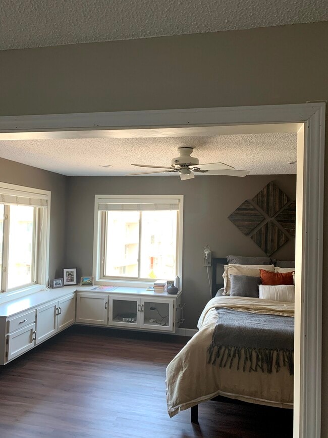 2150 Ridge Dr, Unit 38 in Minneapolis, MN - Building Photo - Building Photo