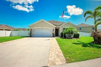15450 Trinity Fall Way in Bradenton, FL - Building Photo - Building Photo
