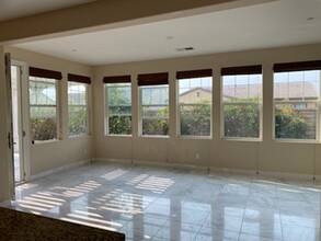 6321 Sagebrush Bend Way in San Diego, CA - Building Photo - Building Photo