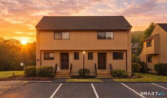 9 Avon Ct in Beacon Falls, CT - Building Photo