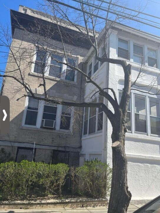 46 Liberty Pl in Weehawken, NJ - Building Photo