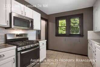 1213 Lake Michigan Dr NW in Grand Rapids, MI - Building Photo - Building Photo