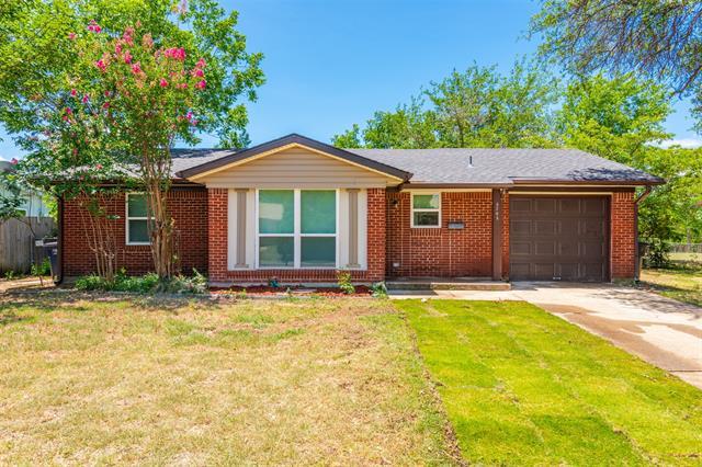 6205 Dodson Terrace in Fort Worth, TX - Building Photo