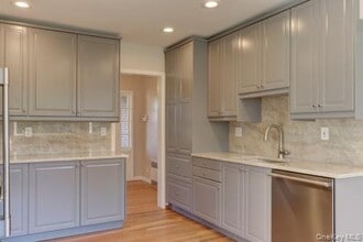 190 Brompton Rd in Garden City, NY - Building Photo - Building Photo