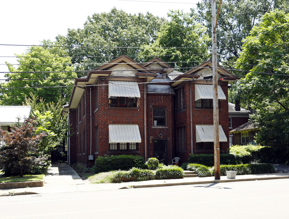 56 N Mclean Blvd in Memphis, TN - Building Photo