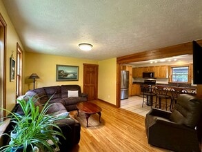 469 Barbers Pond Rd in South Kingstown, RI - Building Photo - Building Photo