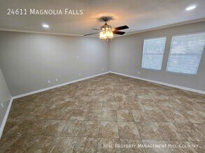 24611 Magnolia Falls in San Antonio, TX - Building Photo - Building Photo