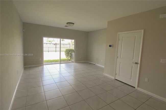 18008 NW 29th Ct in Miami Gardens, FL - Building Photo - Building Photo