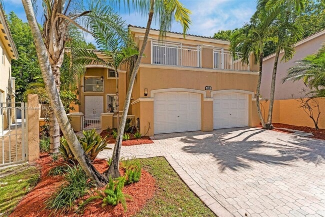 4741 NW 94th Ct in Doral, FL - Building Photo - Building Photo