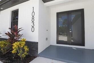 10830 St Lucia Ct in Bonita Springs, FL - Building Photo - Building Photo