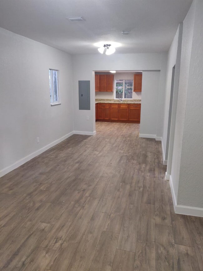 210 SW 7th St in Dania Beach, FL - Building Photo - Building Photo