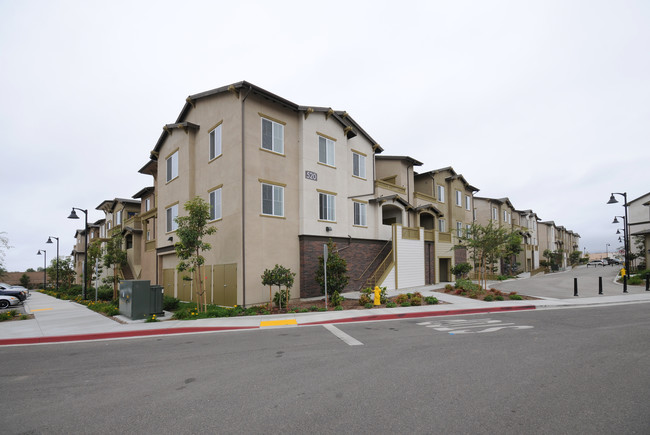 Wagon Wheel Apartments in Oxnard, CA - Foto de edificio - Building Photo