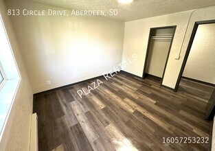 906 N 2nd St in Aberdeen, SD - Building Photo - Building Photo