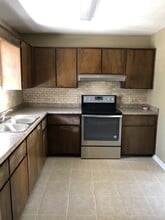 219 Surrey Rd in Hinesville, GA - Building Photo - Building Photo