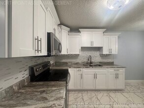 4520 W Paris St in Tampa, FL - Building Photo - Building Photo