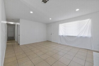 16422 Wells Fargo Ave in Lake Los Angeles, CA - Building Photo - Building Photo