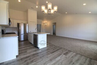 3711 Lakelse Ln in Pasco, WA - Building Photo - Building Photo
