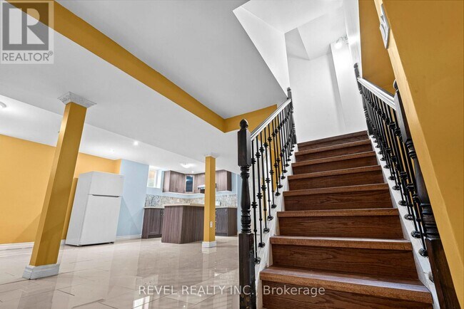 1005 Sandcliff Dr in Oshawa, ON - Building Photo - Building Photo