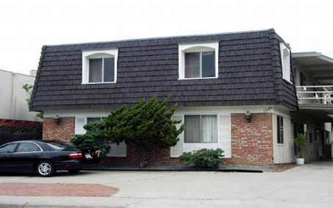 1220 Pacific Beach Dr in San Diego, CA - Building Photo - Building Photo