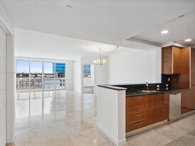 1819 SE 17th St, Unit 1010 in Fort Lauderdale, FL - Building Photo