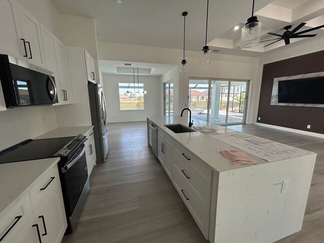 1523 NW 34th Ave in Cape Coral, FL - Building Photo - Building Photo