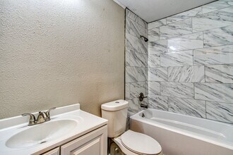 2211 Beech St in Savannah, GA - Building Photo - Building Photo