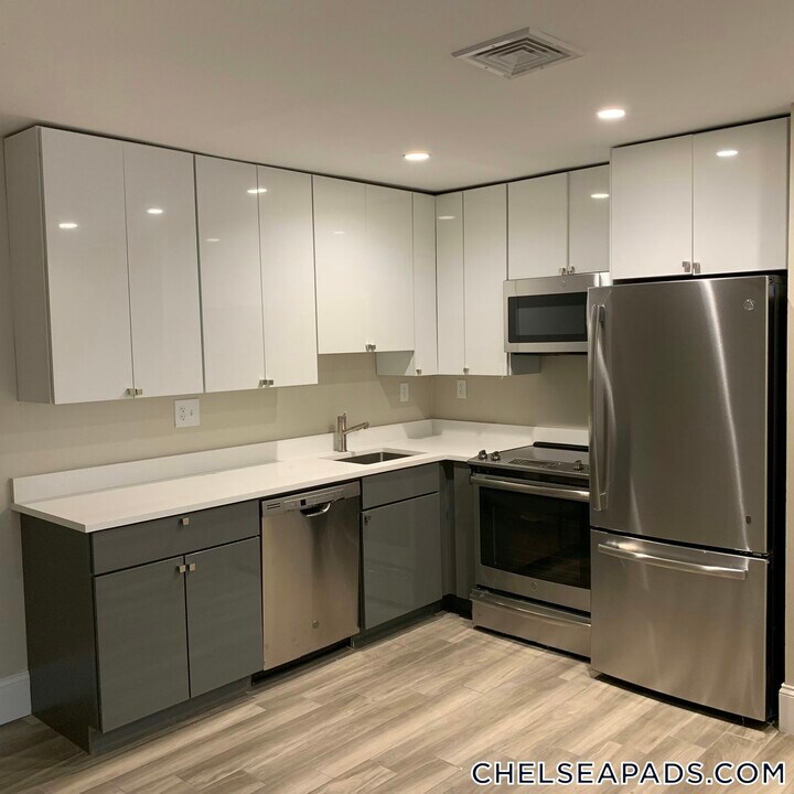 26 Pembroke St in Chelsea, MA - Building Photo