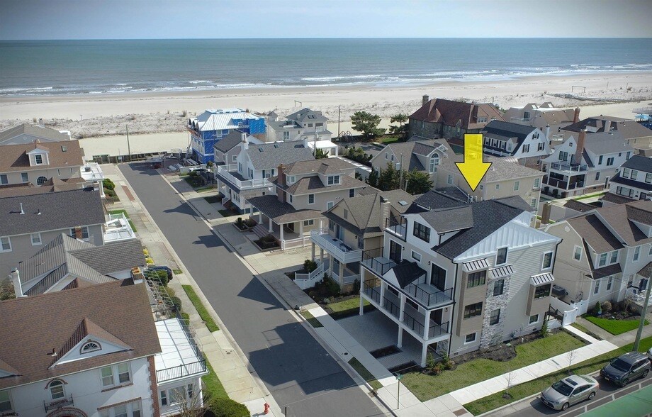 100 S Frontenac Ave in Margate City, NJ - Foto de edificio