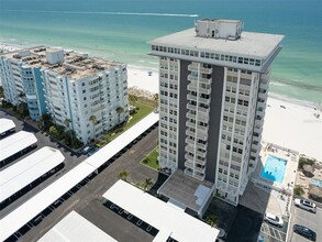 17408 Gulf Blvd in Redington Shores, FL - Building Photo - Building Photo