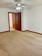 303 NW 1st St in Andrews, TX - Foto de edificio - Building Photo