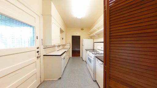 property at 320 E Lullwood