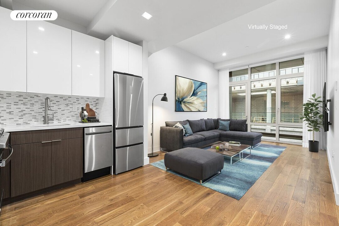 21-59-59 44th Dr in Queens, NY - Building Photo