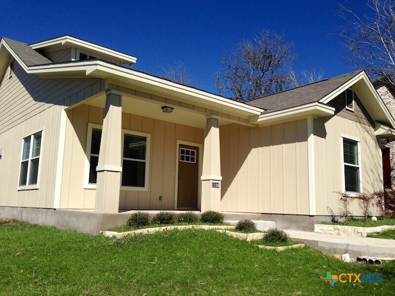 1108 Franklin Dr in San Marcos, TX - Building Photo