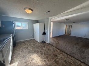 26809 State Hwy 32 in Lebanon, MO - Building Photo - Building Photo