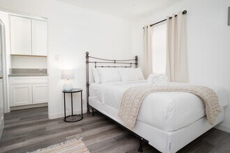 3126 Cañon St in San Diego, CA - Foto de edificio - Building Photo