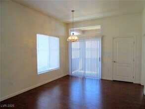 3375 Cactus Shadow St, Unit 101 in Las Vegas, NV - Foto de edificio - Building Photo