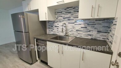 10402 S White Rock Rd in Rancho Cordova, CA - Building Photo - Building Photo